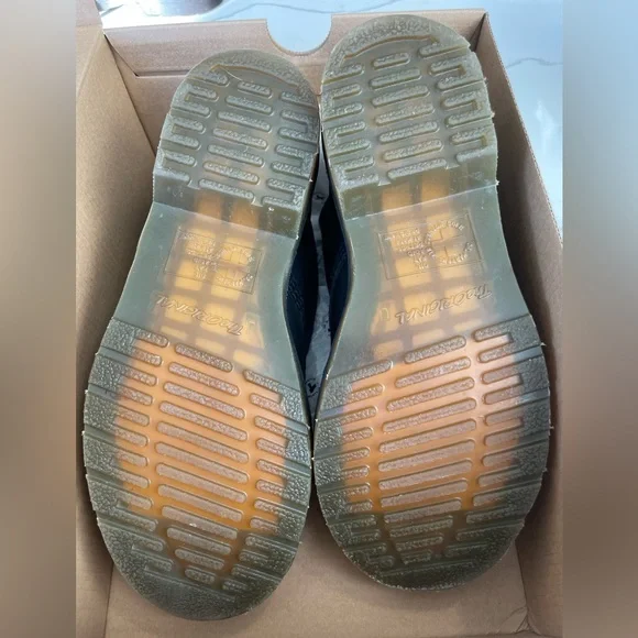 Dr. Martens Classic Black Leather Boots – Size 6 - Picture 6 of 7